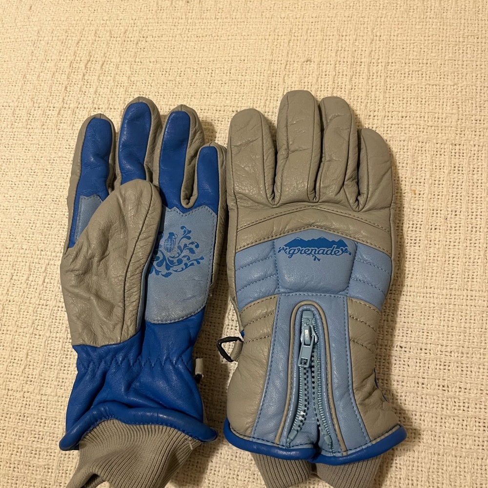 Winter gloves